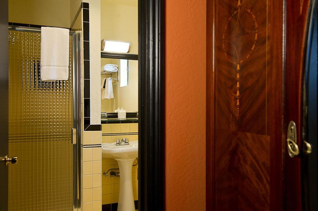 Hotel Boheme San Francisco Room photo